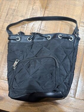 Bucket bag.🖤